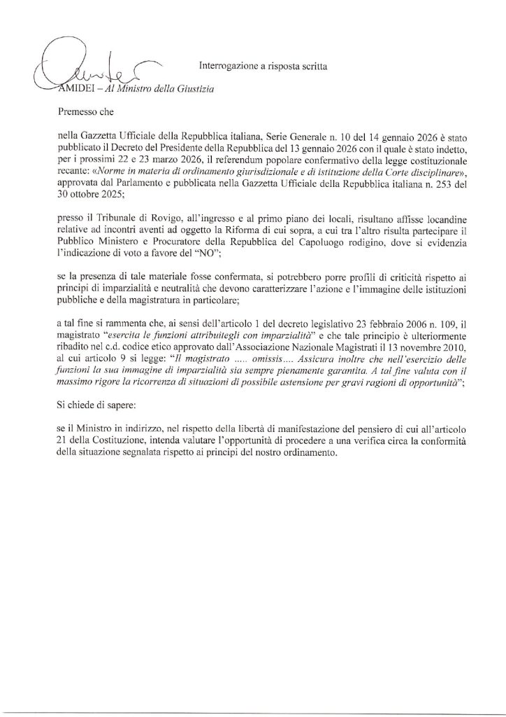 Manifesti sul referendum nel Tribunale di Rovigo