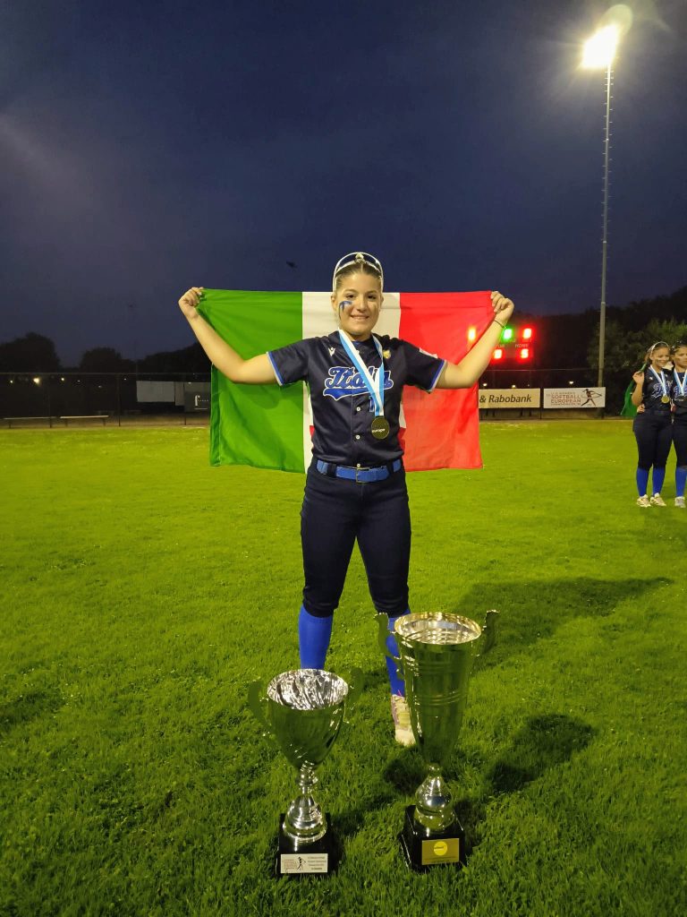 La giovane rossoblù Angela L’Erario campionessa d’Europa con la Nazionale Under 15 di softball